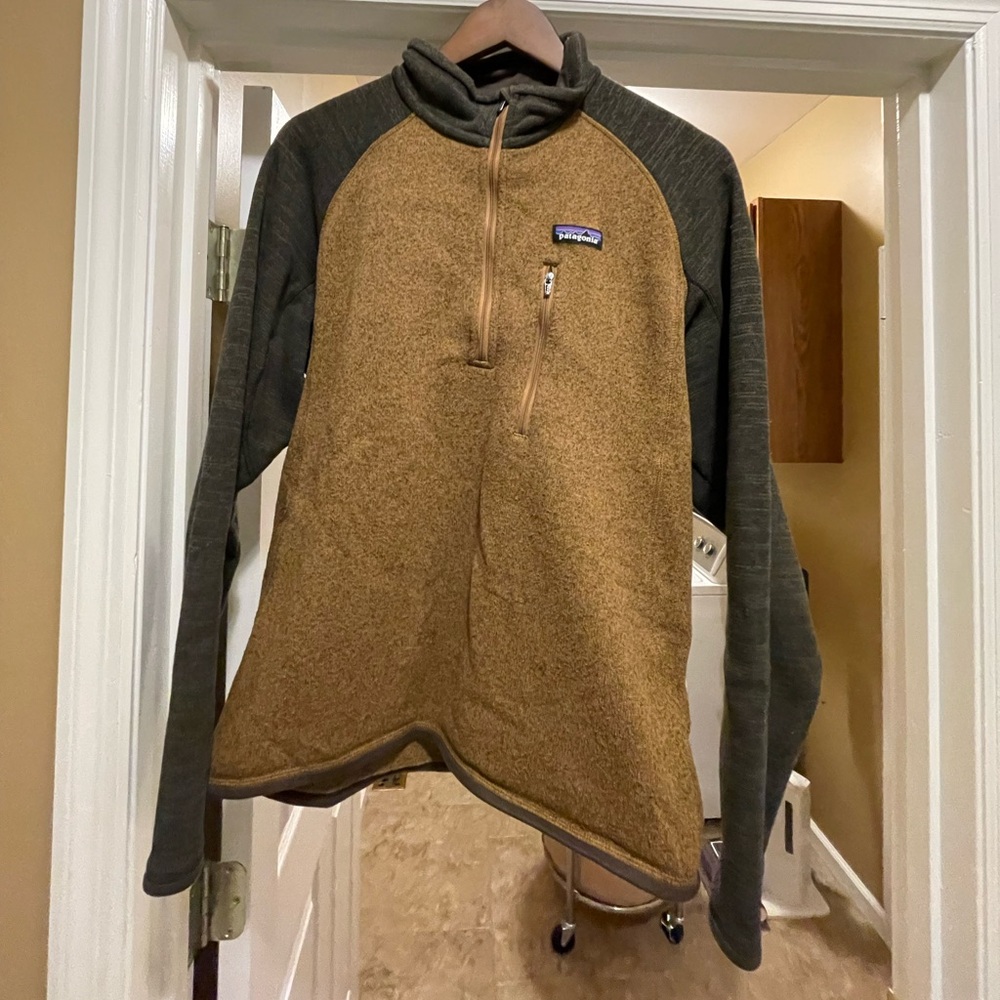 Patagonia Men's better sweater Tan and Dark Gray Zip-Up Sweater